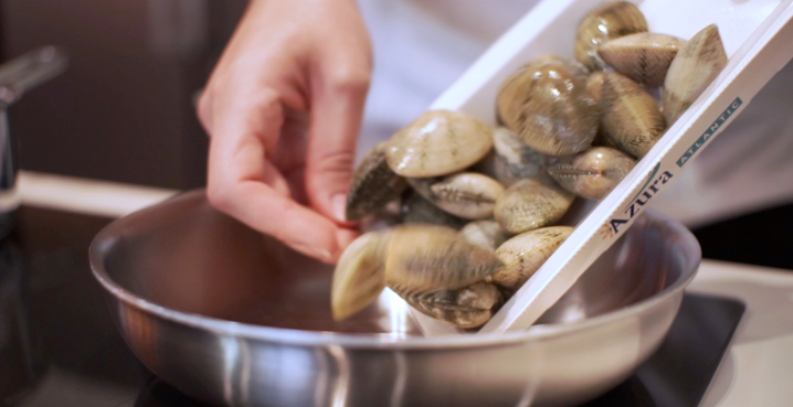 Nage de palourdes aux légumes saveurs asiatiques